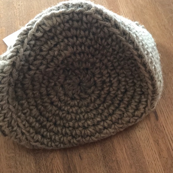 Tan Tote Bag with Sturdy Construction and Spacious Design - Picture 5 of 6